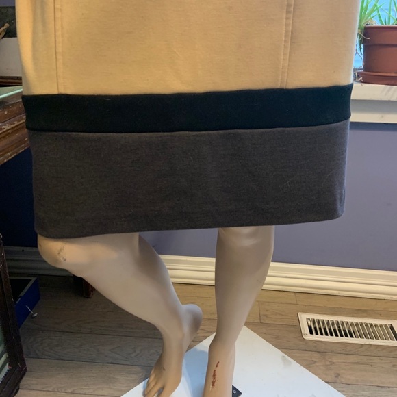 Classic Calvin Klein dress - Picture 4 of 5